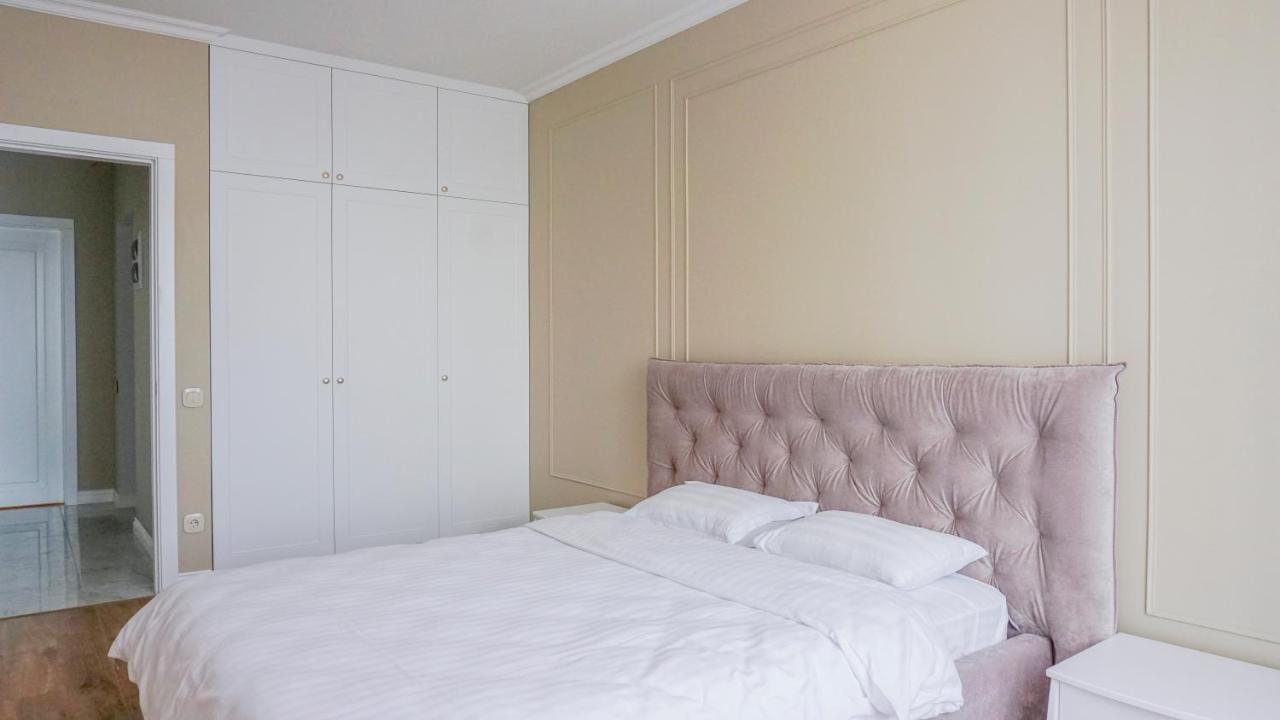 Luxury Apartment Near Metro Station Osokorky Kiev Extérieur photo