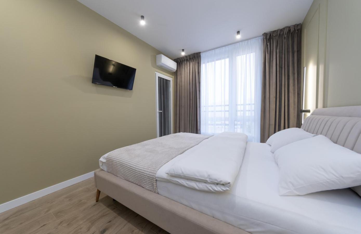 Luxury Apartment Near Metro Station Osokorky Kiev Extérieur photo